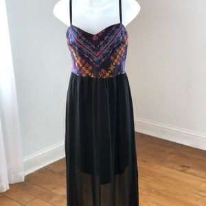 Maxi dress with high skirt